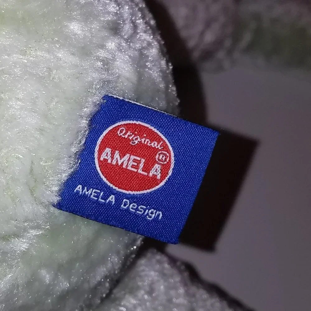 Amela green frog